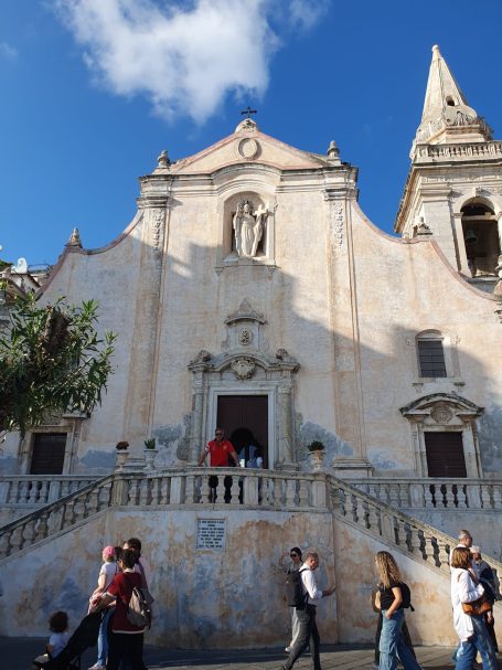 Taormina auf Sizilien - Urlaub in den Appartements der Villa Augusta del Sol in Fontane Bianche Taormina auf Sizilien - Urlaub in den Appartements der Villa Augusta del Sol in Fontane Bianche