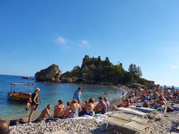 Taormina auf Sizilien - Urlaub in den Appartements der Villa Augusta del Sol in Fontane Bianche Taormina auf Sizilien - Urlaub in den Appartements der Villa Augusta del Sol in Fontane Bianche